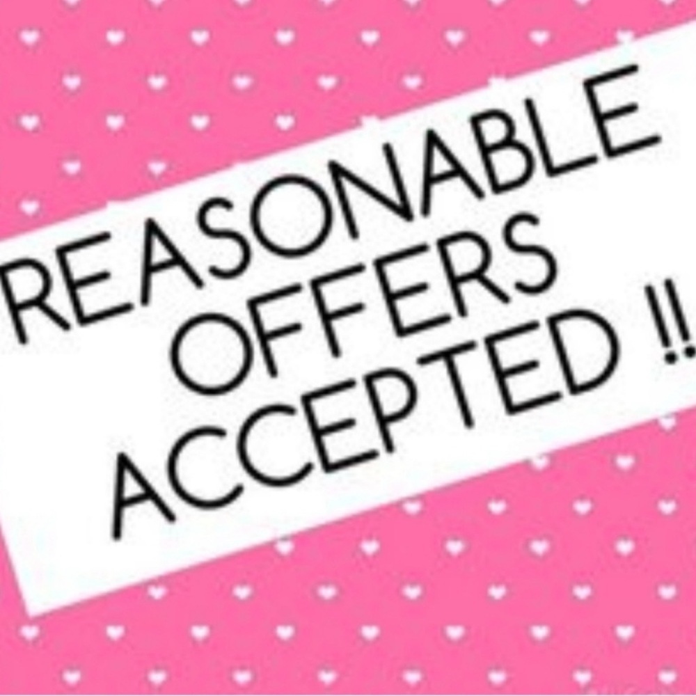 🩷🤍🩷Women’s, Men’s , children’s clothing and so much more!🤍🩷🤍🩷